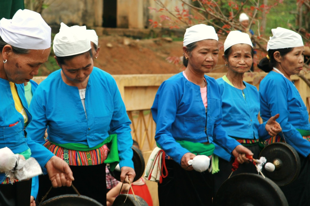 femmes de l'ethnie Muong